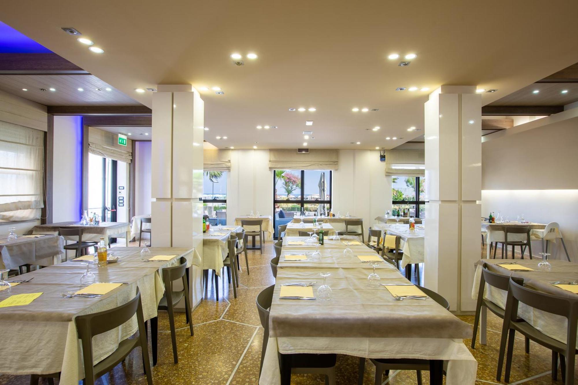 Hotel Gardenia Rimini Exterior photo